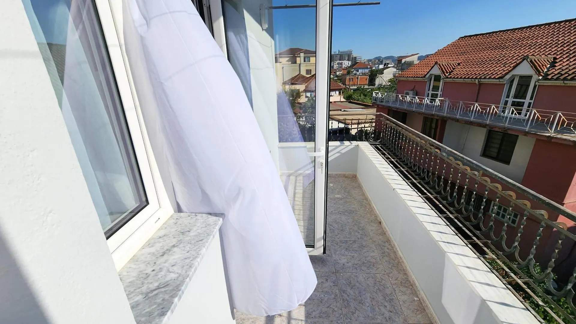 Apartment Sweet 2 Тирана